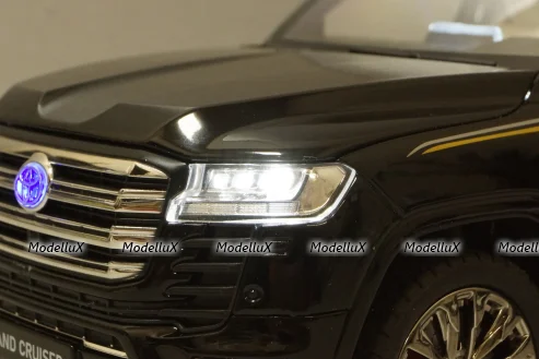 Toyota Land Cruiser 300 2021, black, C0852, Che Zhi 1:18