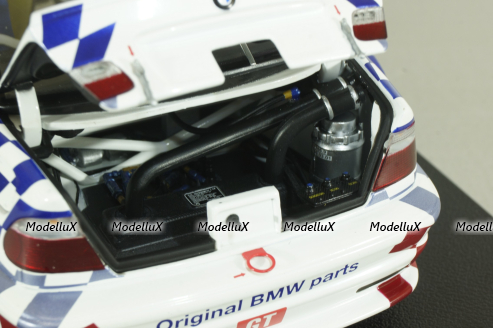 BMW M3 GTR (E46) Le Mans #42 2001 Minichamps 1:18