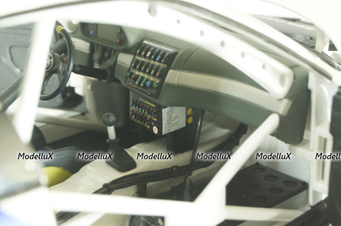 BMW M3 GTR (E46) Le Mans #42 2001 Minichamps 1:18