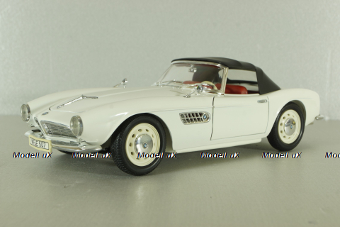 BMW 507 cabriolet 1956, white, Revell 1:18