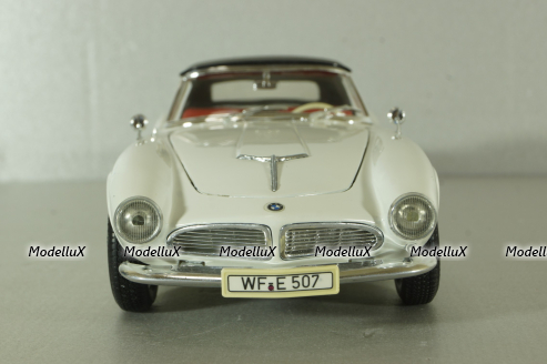 BMW 507 cabriolet 1956, white, Revell 1:18