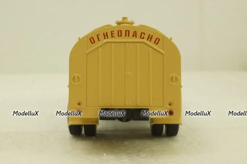 ТЗ-200 Маз-200 бежевый, топливозаправщик, АвтоИстория 1:43