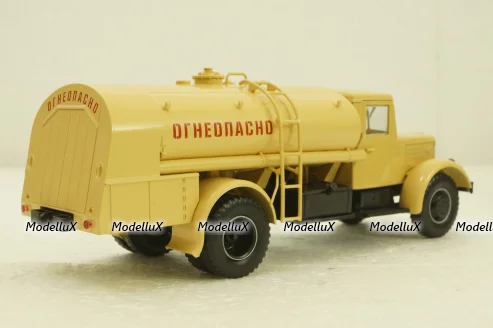 ТЗ-200 Маз-200 бежевый, топливозаправщик, АвтоИстория 1:43