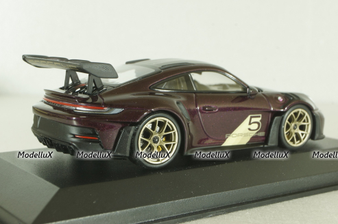 Porsche 911 (992) GT3 RS 2023, purple with gold wheels,410062112, Minichamps 1;43 