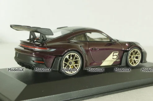 Porsche 911 (992) GT3 RS 2023, purple with gold wheels,410062112, Minichamps 1;43 