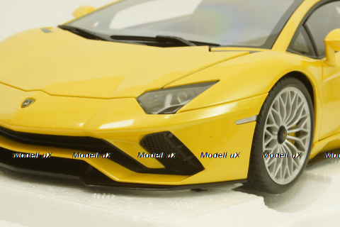 Lamborghini Aventador S 2017 pearl yellow, 79132, AutoArt 1:18