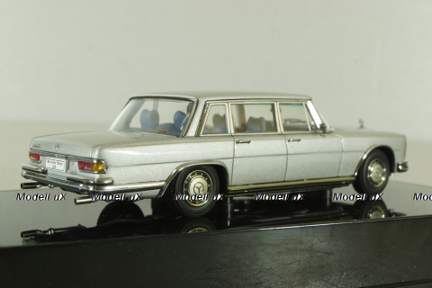 Mercedes 600 SWB (W100) 1963, silver 56191, AutoArt 1:43