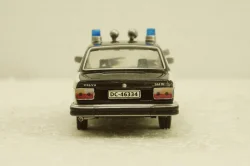 Volvo 244 Полиция Норвегии. Полицейские машины мира №73 Deagostini, 1:43