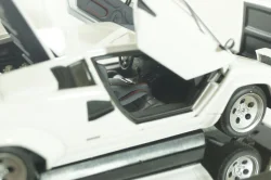 Lamborghini Countach 5000S 1982 white, 54533, AutoArt 1:43