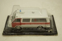 Раф-22031, Скорая помощь, белая, Автолегенды СССР 1:43