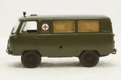 Уаз-452А Медицинский хаки, Автолегенды СССР и Соцстран №244 1:43