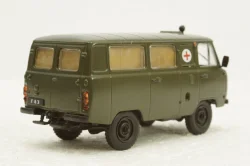 Уаз-452А Медицинский хаки, Автолегенды СССР и Соцстран №244 1:43