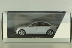 Audi A4 (B8) limousine 3,2 quattro  2008, silver, 5010704113, Minichamps 1:43