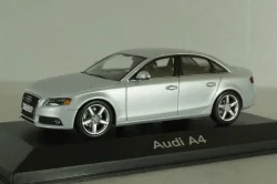 Audi A4 (B8) limousine 3,2 quattro  2008, silver, 5010704113, Minichamps 1:43