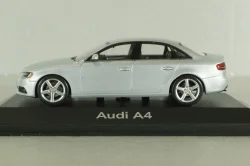 Audi A4 (B8) limousine 3,2 quattro  2008, silver, 5010704113, Minichamps 1:43