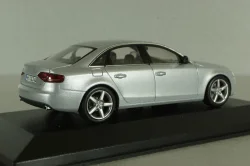 Audi A4 (B8) limousine 3,2 quattro  2008, silver, 5010704113, Minichamps 1:43