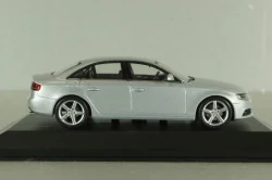 Audi A4 (B8) limousine 3,2 quattro  2008, silver, 5010704113, Minichamps 1:43