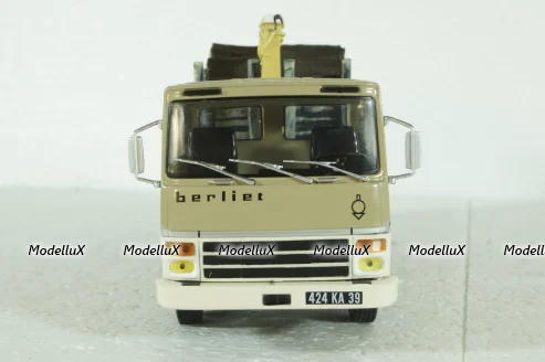 Berliet GR 280 TRUCK TRANSPORT DE BOIS AVEC GRU, Berliet Collection, Hachette 1:43