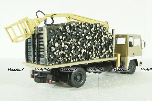Berliet GR 280 TRUCK TRANSPORT DE BOIS AVEC GRU, Berliet Collection, Hachette 1:43
