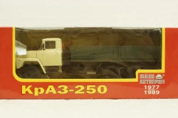 Краз-250 борт бежевый/зеленый 1977, Н204, Наш Автопром 1:43