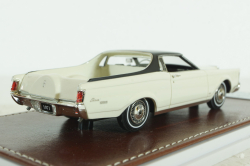 Lincoln Continental Mark III Farm and Ranch special (1972) white, GIM012A, GIM 1:43