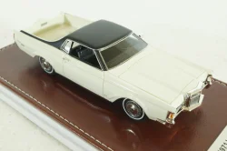 Lincoln Continental Mark III Farm and Ranch special (1972) white, GIM012A, GIM 1:43