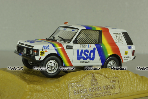 Range Rover Vogue #212 Paris-Dakar 1981 R.METGE - B.GIROUX, Norev 1:43
