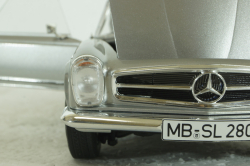 Mercedes 280 SL Pagode with removable Hardtop silver/black, 450037300, Schuco 1:18