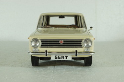 Seat 124 Familiar, 1968 cream white, T9-1800225, Triple9 1:18