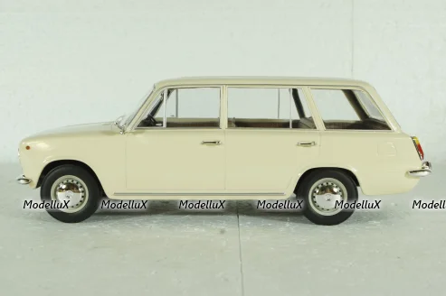 Seat 124 Familiar, 1968 cream white, T9-1800225, Triple9 1:18