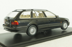 BMW 520 Touring (E39) 1998, blackmetallic, 5 Series, T9-1800394, Triple9 1:18