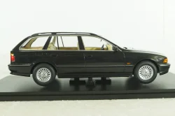 BMW 520 Touring (E39) 1998, blackmetallic, 5 Series, T9-1800394, Triple9 1:18