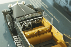 Maybach Zeppelin DS 8 V12, black, 436039402, Minichamps 1:43