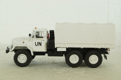 Зил-131 бортовой с тентом, ООН, 100237.он, АвтоИстория 1:43