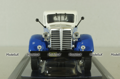 Federal 45M tractor 1946, blue/white, TR205, IXO 1:43