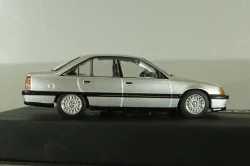 Opel Omega(A) sedan, Herbert Killmer 1986, silver, OPCD124, Opel Collection Designer #124 1:43