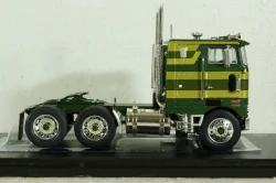 Peterbilt T 352 Pacemaker 1979,  green, TR184, IXO 1:43