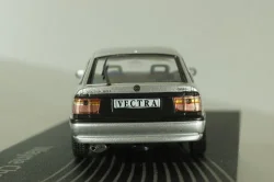 Opel Vectra (A) GL hatchback, Wayne Cherry 1988, silver, OPCD138, Opel Collection Designer #138 1:43