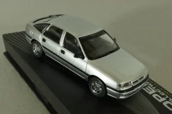 Opel Vectra (A) GL hatchback, Wayne Cherry 1988, silver, OPCD138, Opel Collection Designer #138 1:43