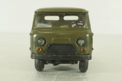 Уаз-3303 бортовой, хаки/бежевый, Русская миниатюра 1:43
