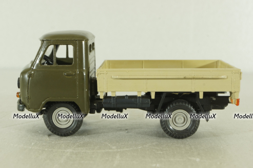 Уаз-3303 бортовой, хаки/бежевый, Русская миниатюра 1:43