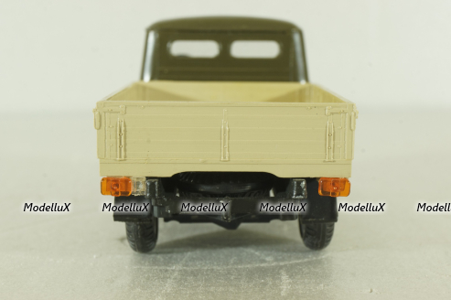 Уаз-3303 бортовой, хаки/бежевый, Русская миниатюра 1:43