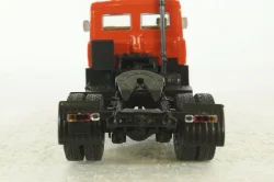 Маз-5432 тягач 1981г, красный, АвтоИстория 1:43
