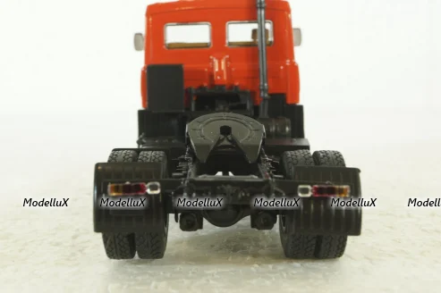 Маз-5432 тягач 1981г, красный, 100411, АвтоИстория 1:43