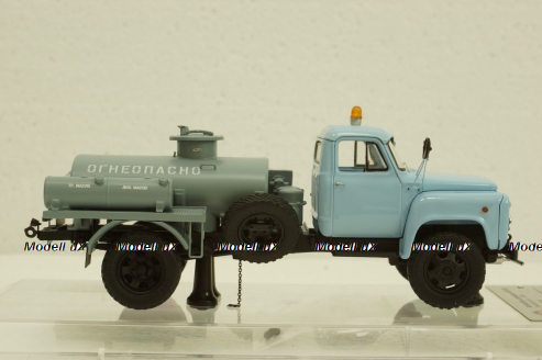 МЗ-3607 масло-заправщик на шасси Газ-52, Гомельская обл. 1990 г.,105228, DiP Models 1:43