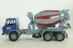Berliet GRH 230 Cement mixer year 1976 blue / grey, Hachette 1:43