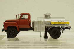 Газ-52 МЗ-3607 Автомобиль-заправщик, Автопром 50 лет 1974 г, 105229, DiP Models, 1:43