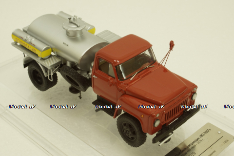 Газ-52 МЗ-3607 Автомобиль-заправщик, Автопром 50 лет 1974 г, 105229, DiP Models, 1:43
