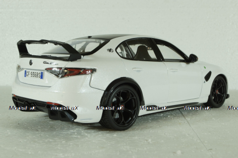 Alfa Romeo Giulia GTAm 2020 trophy white, Bburago 1:18