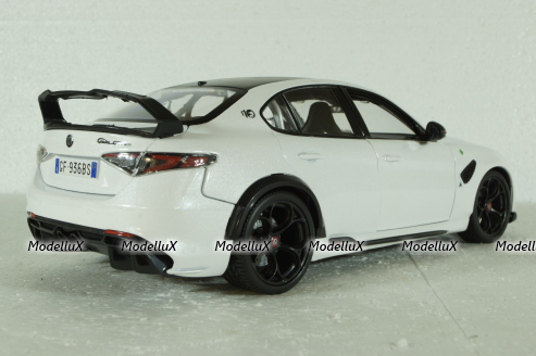 Alfa Romeo Giulia GTAm 2020 trophy white, Bburago 1:18